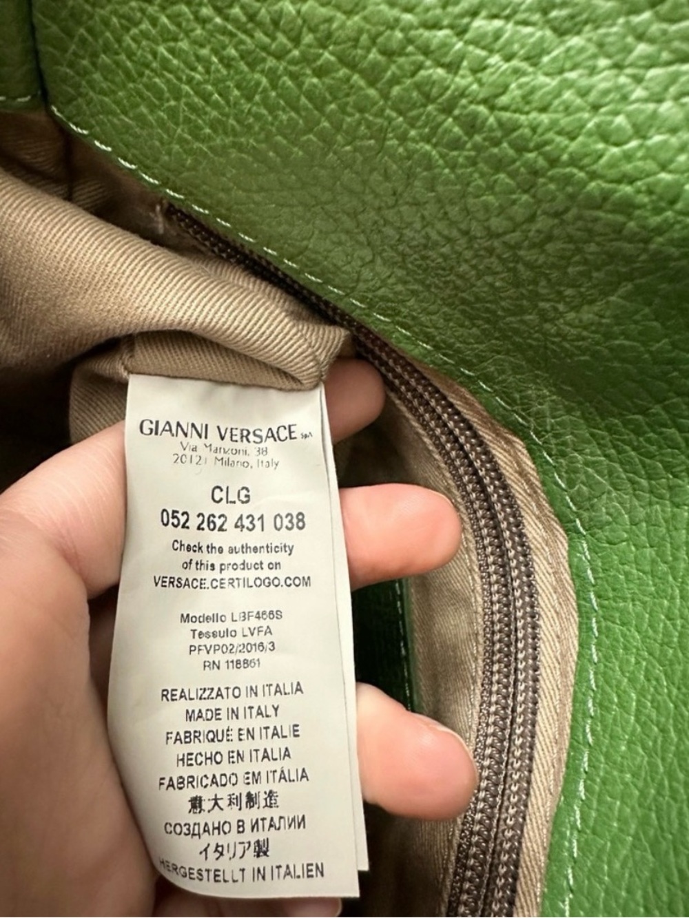 Authentic Versace Green Leather Shoulder Bag with Iconic Gold Medusa Emblem - Picture 8 of 10